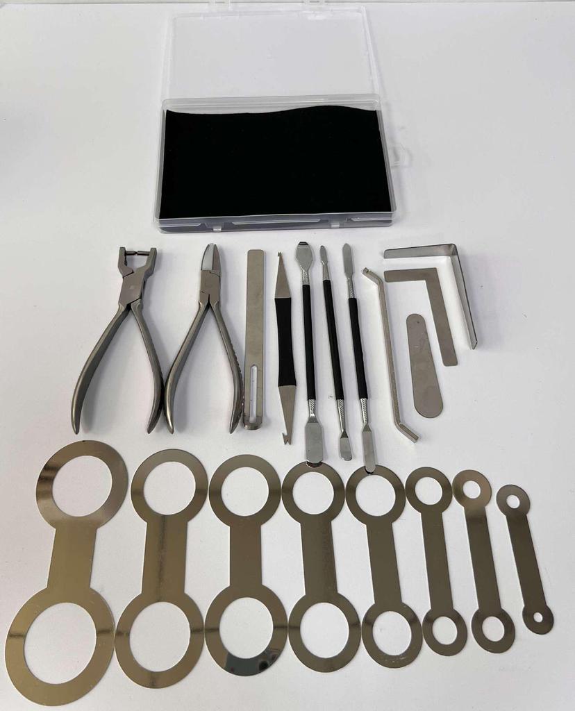 Set de scule pentru ajustarea clapetelor de saxofon și instalarea arcurilor