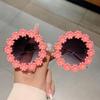 Lunettes de soleil pour enfants mignonnes tendance forme de fleur petite marguerite décontractées polyvalentes vacances à la mer lunettes de soleil pour bébé