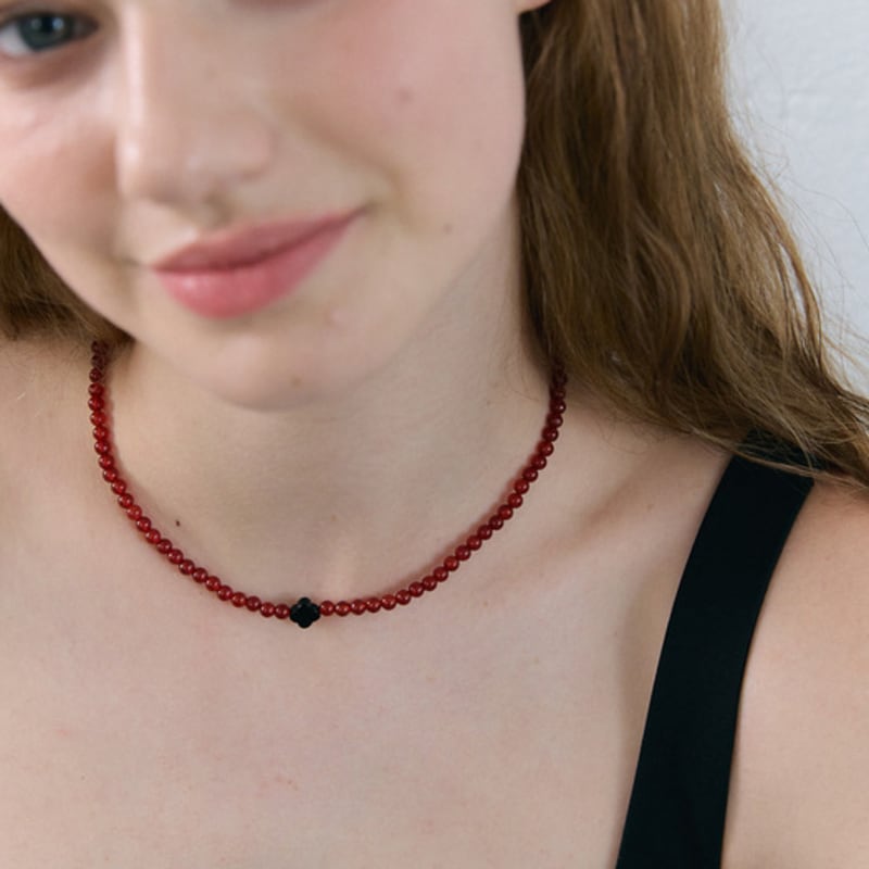 

OudStudio Berry and Clover Necklace_Slim Red