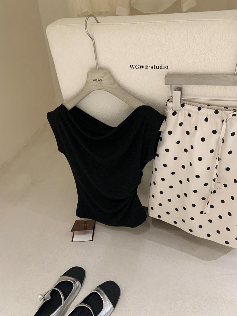Irregular One-Shoulder Women's Short-Sleeve Top - Spring/Summer Collection