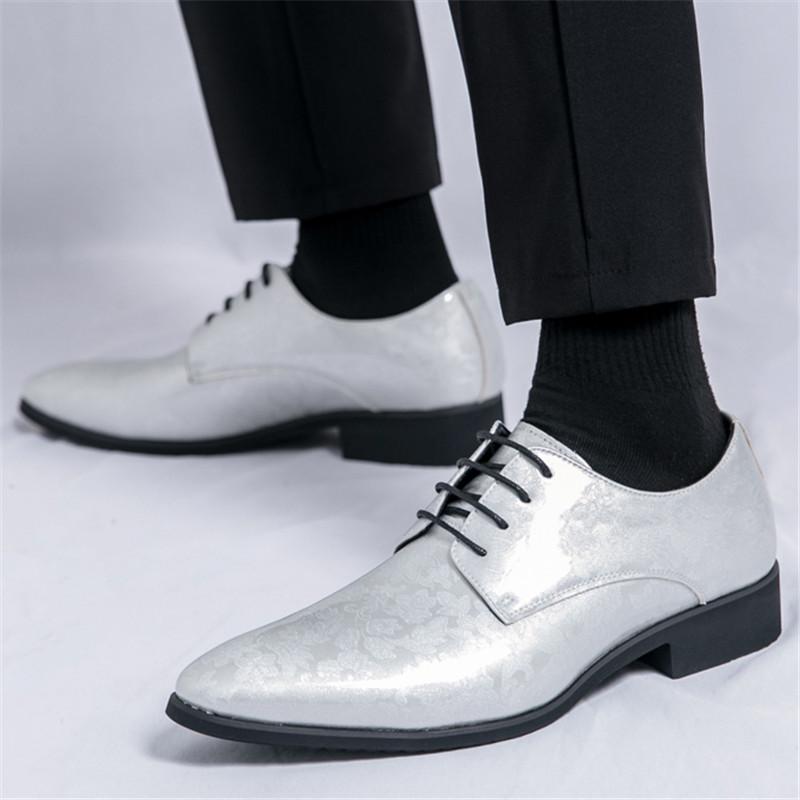 Luxury Fashion New Men's Charm White Lace Up Patent Leather Oxford Shoes Designer Formal Wedding Prom Dress Homecoming Footwear