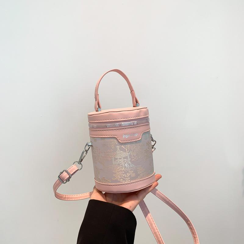 

Fashion casual niche texture bucket bag summer female aesthetic trend simple foreign style casual messenger bag розовый