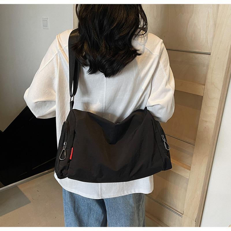 Canvas bag women's large-capacity new summer versatile shoulder messenger bag premium commuter pillow bag