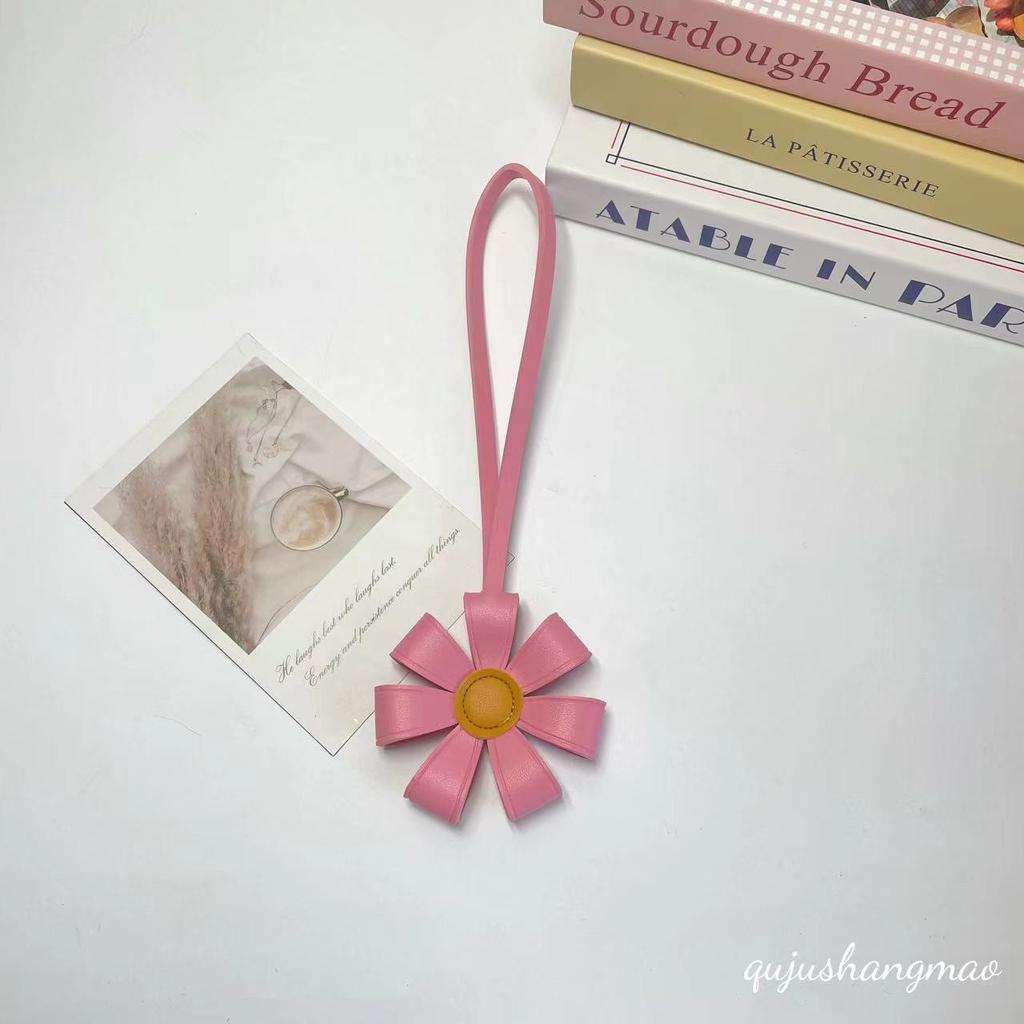 Sunflower PU Leather Bag Charm Suitable for Handbag Accessories, Car Decorations, Holiday Ornaments and Birthday Gifts