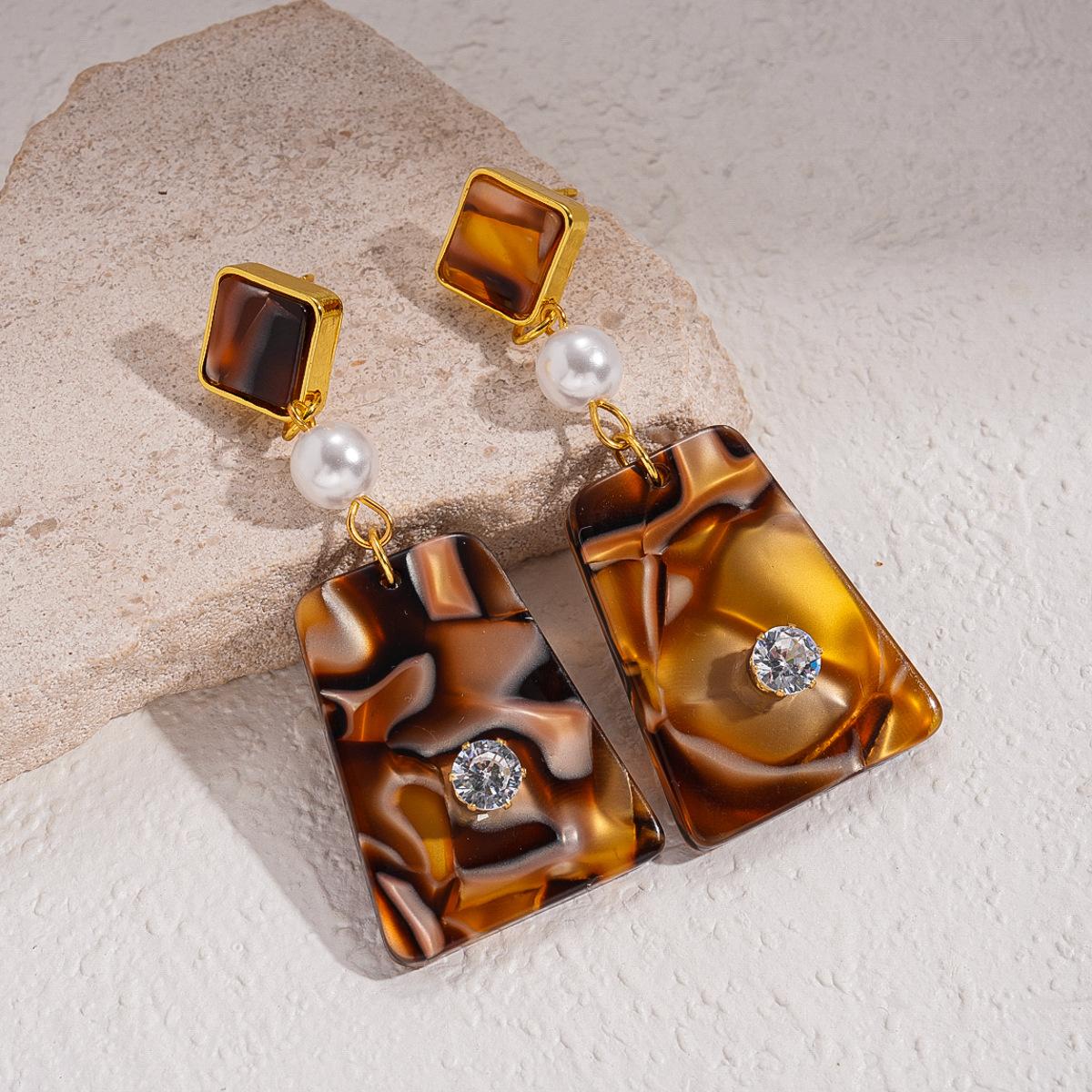 Resin imitation pearl geometric rhombus square silver needle earrings Maillard autumn and winter earrings