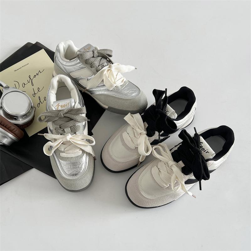 Fashion trend increases versatile thick baseplate shoes women's 2025 new spring and autumn lightweight low-top round head sports board shoes