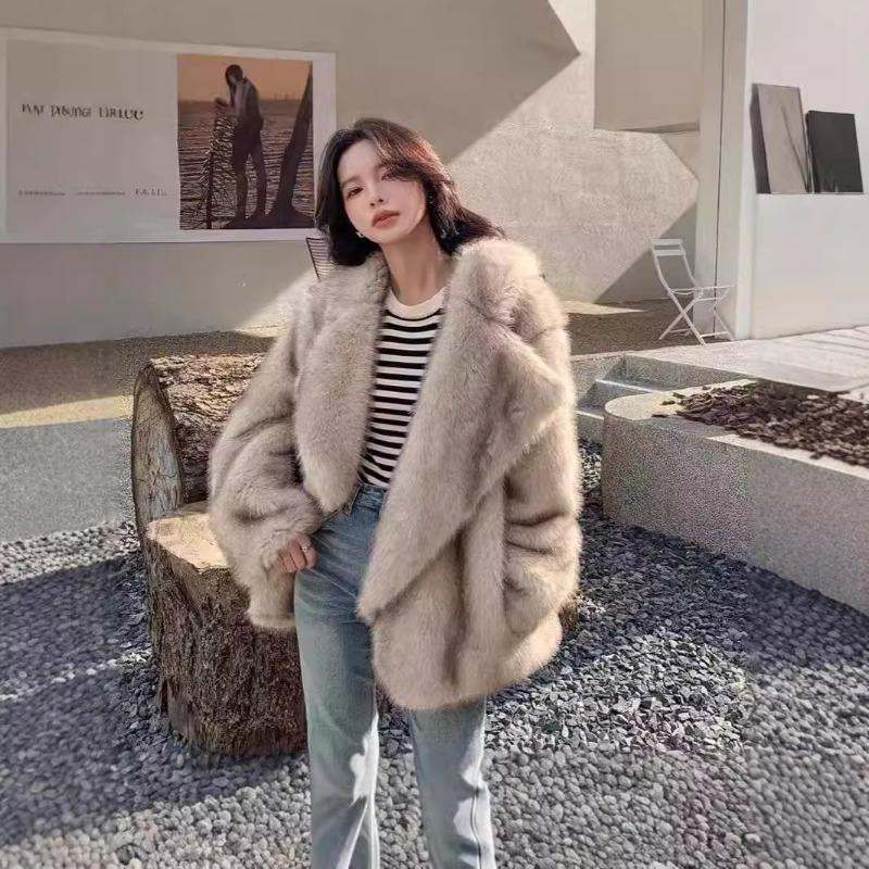 New imitation fur coat autumn and winter large lapel thickened fox fur coat medium and long environmentally friendly fur coat