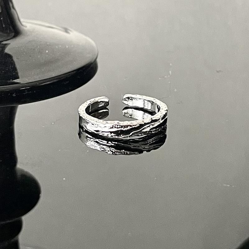 

Color Zircon Irregular Pleated Open Ring Cold Wind Personality Light Luxury High Sense Index Finger Ring Woman Adjustable opening