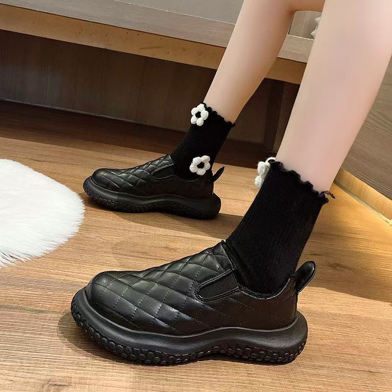 

Осень и зима новые нескользящие зимние ботинки 2024 женские бархатные утолщенные теплые северо-восточные хлопковые ботинки водонепроницаемые однопедальные хлебные ботинки 35 чёрный