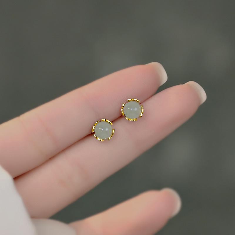 Elegant French Retro Imitation Jade Stud Earrings for Women