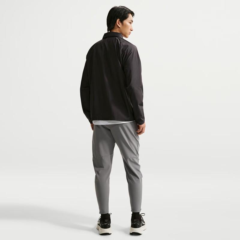 Nike Men's Hooded Woven Windbreaker Jacket IF2370