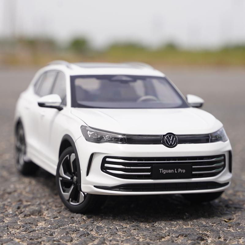 TCFJN1 1:18 2025 VW Tiguan L PRO SUV Alloy Car Model Diecasts Metal Vehicles Car Model High Simulation Collection Kids Gifts Decoration