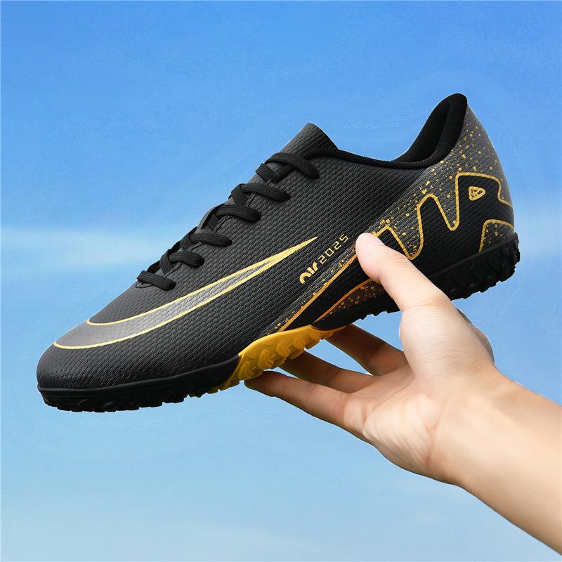 New low-top football shoes men's and women's youth artificial turf long nails broken nails professional football shoes