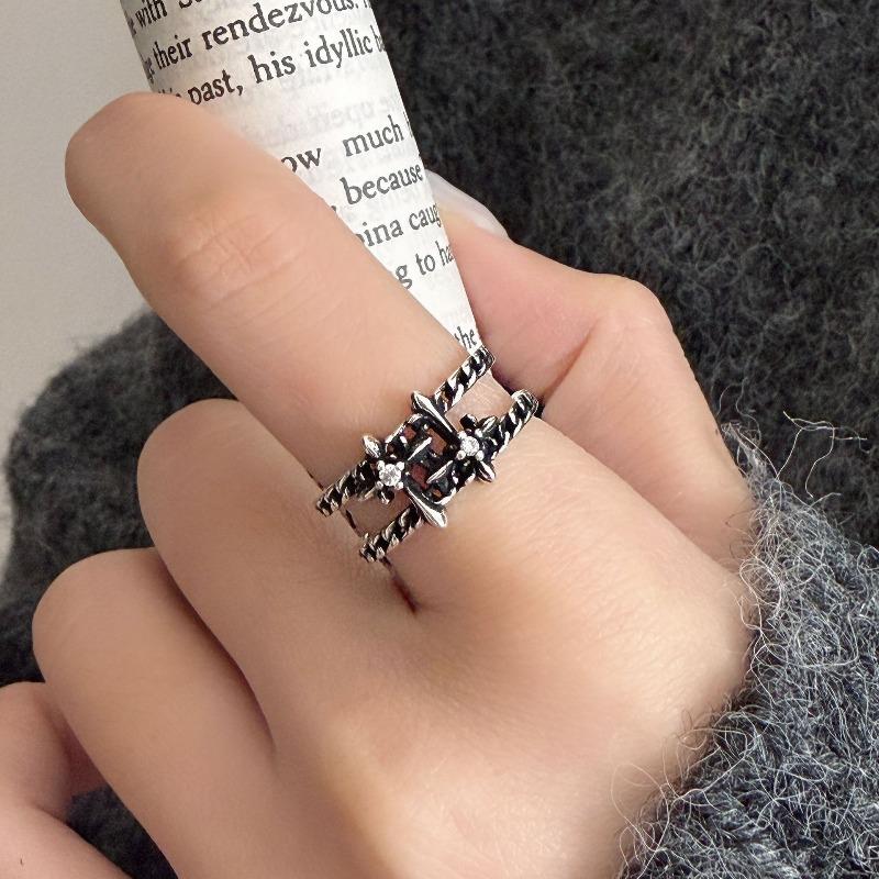 Design A Niche Double-layer Minimalist Style Cross Ring for Women, Featuring A Vintage Opening and Adjustable Design.