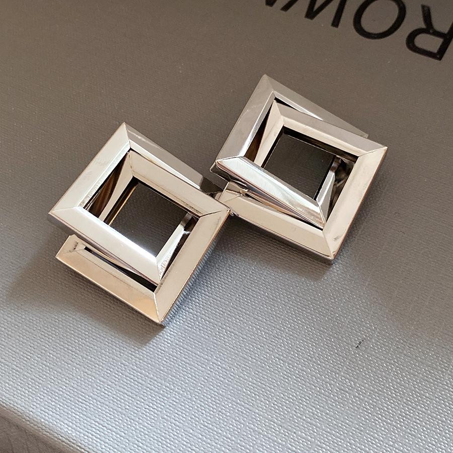 

Silver needle metal smooth surface rhombus simple fashion earrings personality temperament earrings light luxury high-end earrings