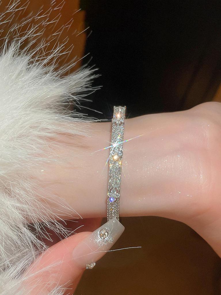 Luxurious Zircon Flower Diamond Bracelet – Elegant, Trendy, Versatile Accessory