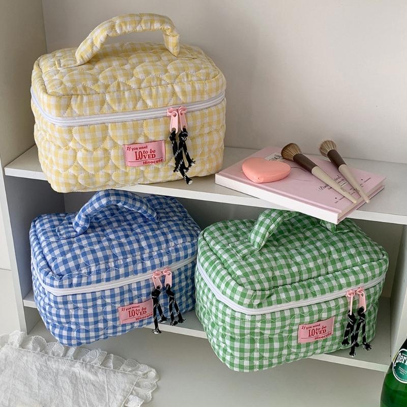 For Travel And Gym Use Convenient Hand Carry Plaids Cosmetic Storage Bag Large Capacity Quilted Heart Embroidery