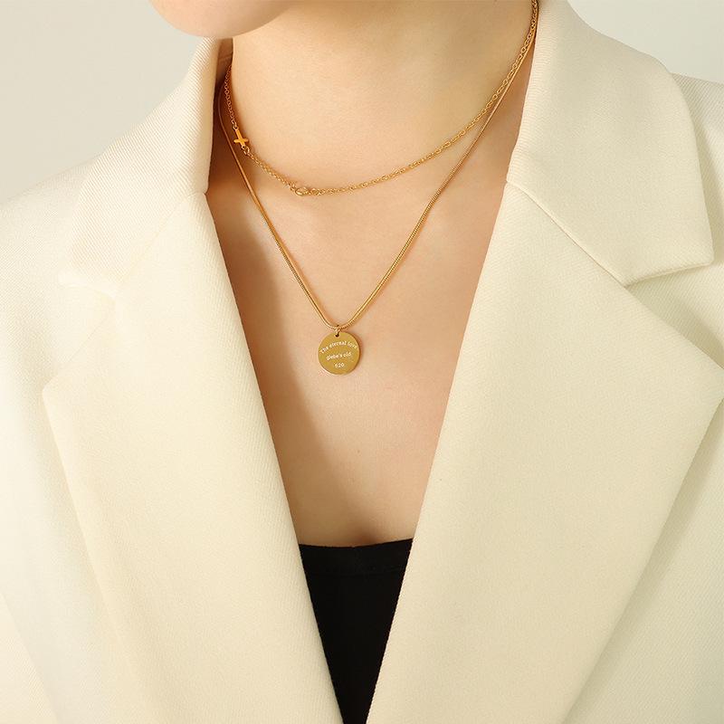 European-American Colorfast Thin Snake Bone Chain Necklace with Round Cross Zirconia Pendant, Gold-Plated Titanium Steel