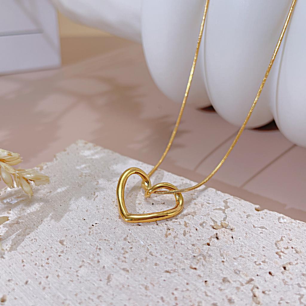 Opk Jewelry Long Light Luxury Hollow Love Titanium Steel Necklace Simple Design Pendant Collarbone Chain Female