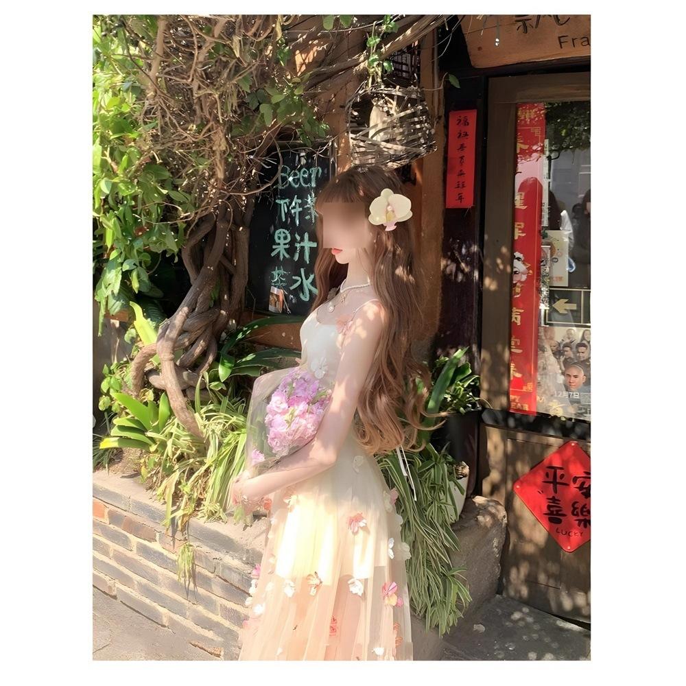 Summer beautiful small skirt dress, casual temperament waist skirt, vacation style three-dimensional flower mesh suspender