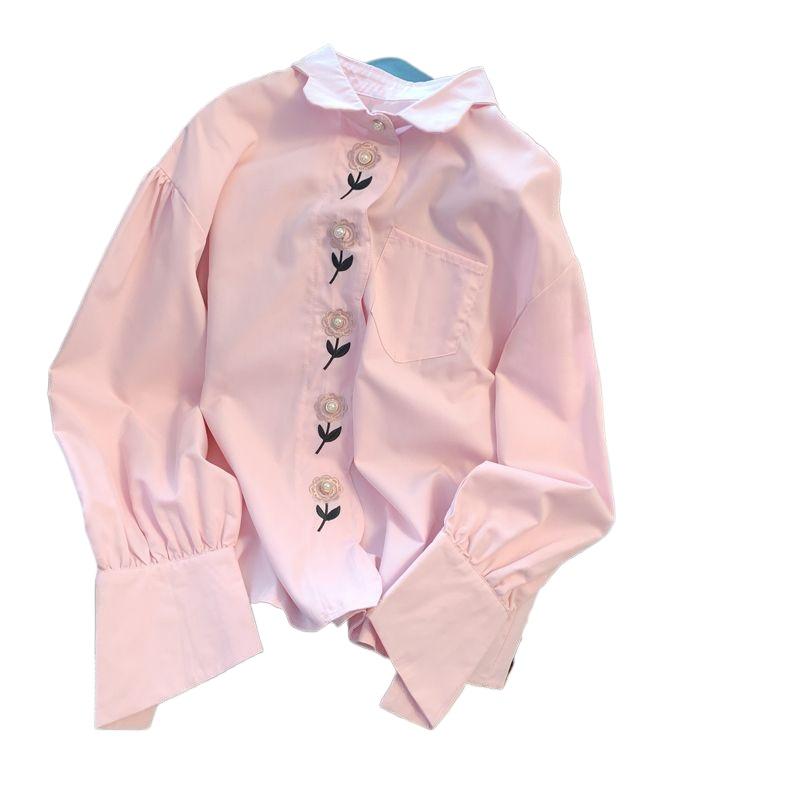 Rosa Bluse mit Blumenstickerei, langen Ärmeln und Perlenknopfleiste, Oberteile, Frühling, Französische Mode, Damenbekleidung