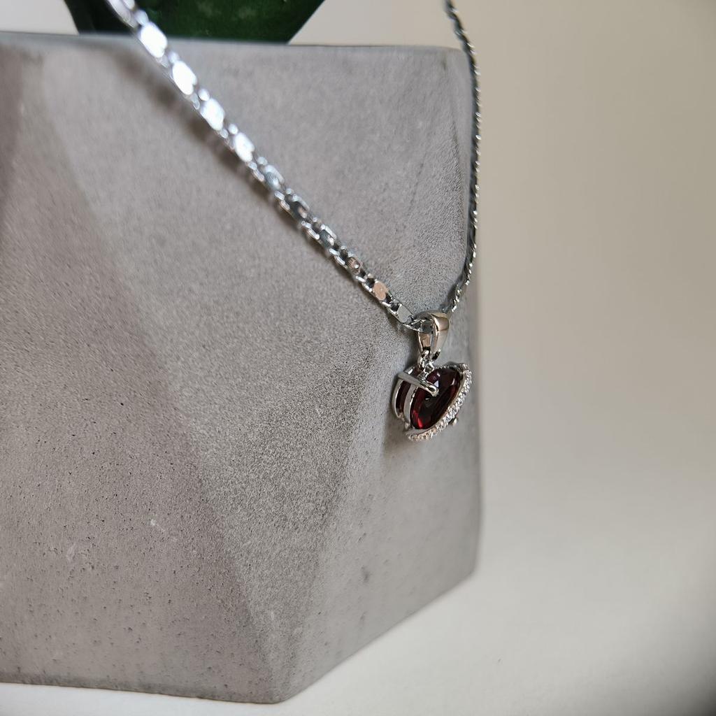 Silver Pendant with Garnet 1.749ct (2181422)