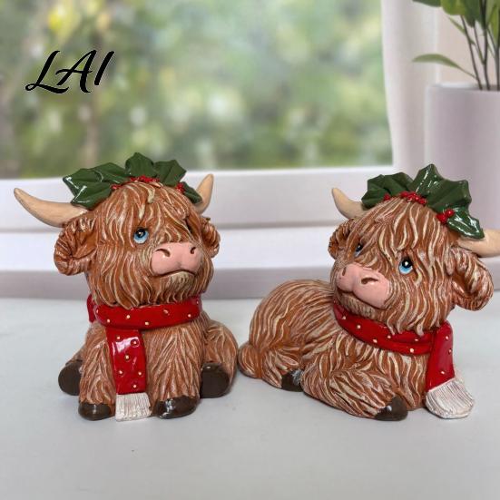 Decorative Resin Sculpture 2Pcs Christmas Highland Cow Figurine Yak Statue with Red Holiday Gift for Her Scarf Cute Animal Desktop Ornaments