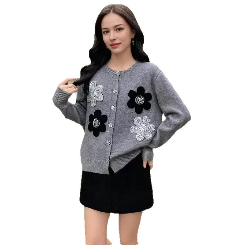 Autumn and winter new fashion contrasting colors bottom edge crochet flower three-dimensional decoration knitted crew neck cardigan jacket top