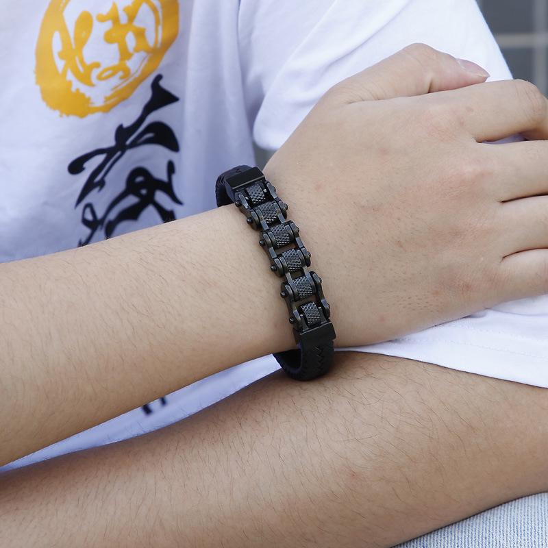 European-American Punk Bicycle Chain Titanium Steel Bracelet with Woven Cowhide In Stainless Steel Motorcycle Design.