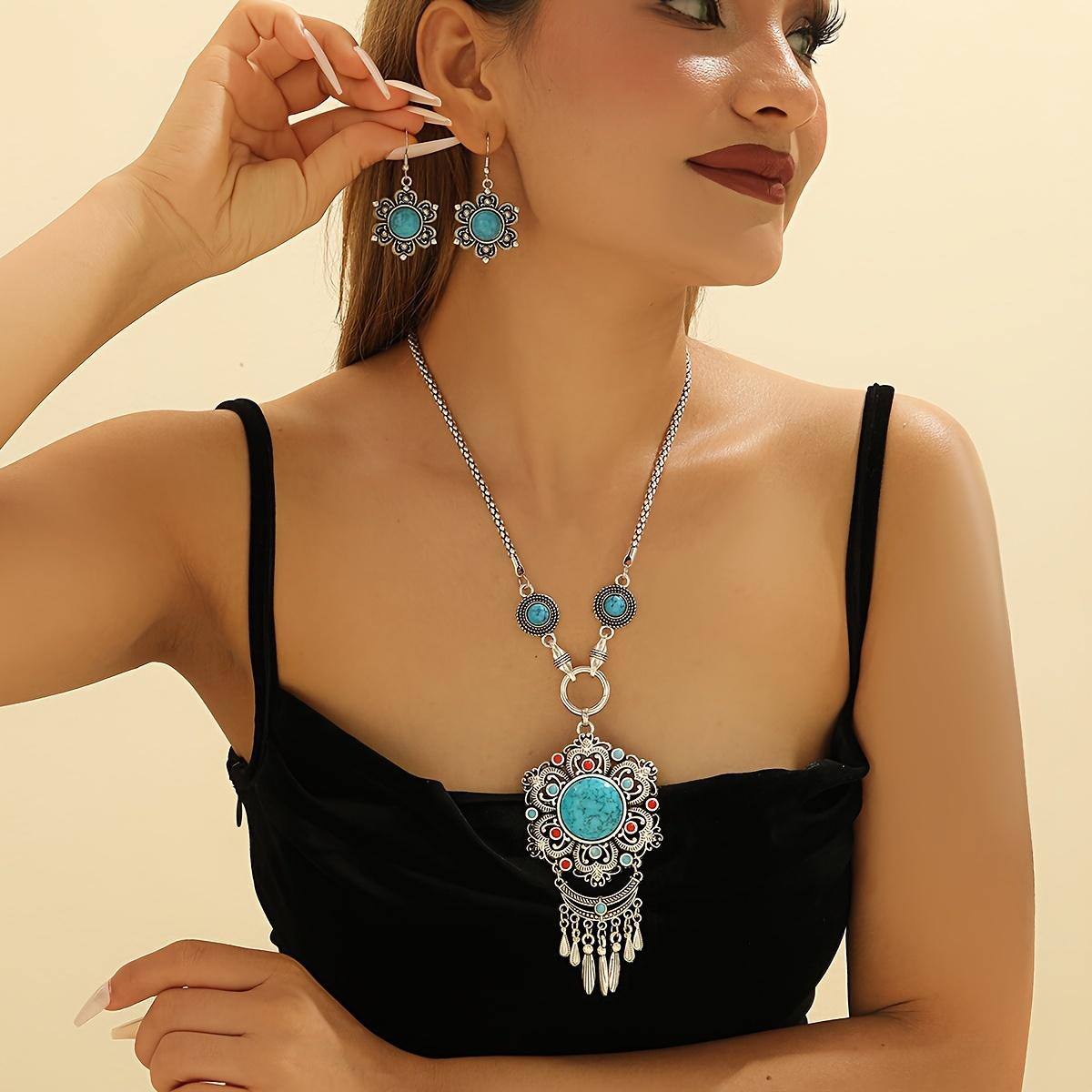 

Модные украшения для женщин синий