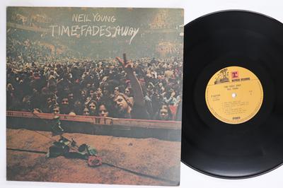 LP Record NEIL YOUNG  Time Fades Away P8375R REPRISE 1973 Japan Rock Used