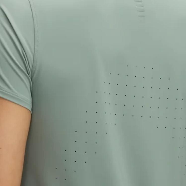 Under Armour Launch Elite Iso-Chill Comfortable Soft Skin-Friendly Breathable Solid Color Fashion Short Sleeve Regular T-Shirt Women Tops 1389564-348