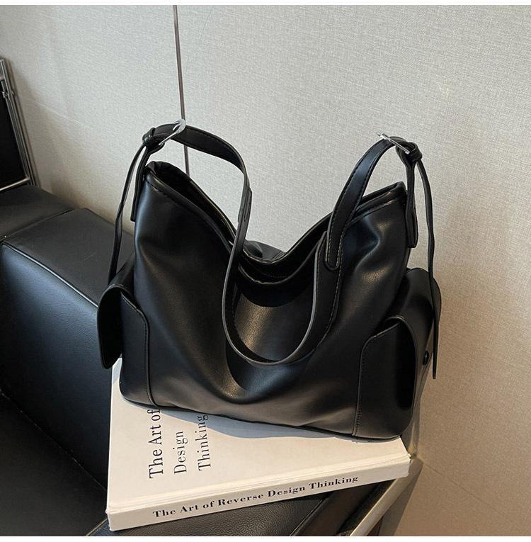 Retro New Hobo Bag Women's Casual Shoulder Messenger Bag High Sense Large Capacity Underarm Commuting Bag