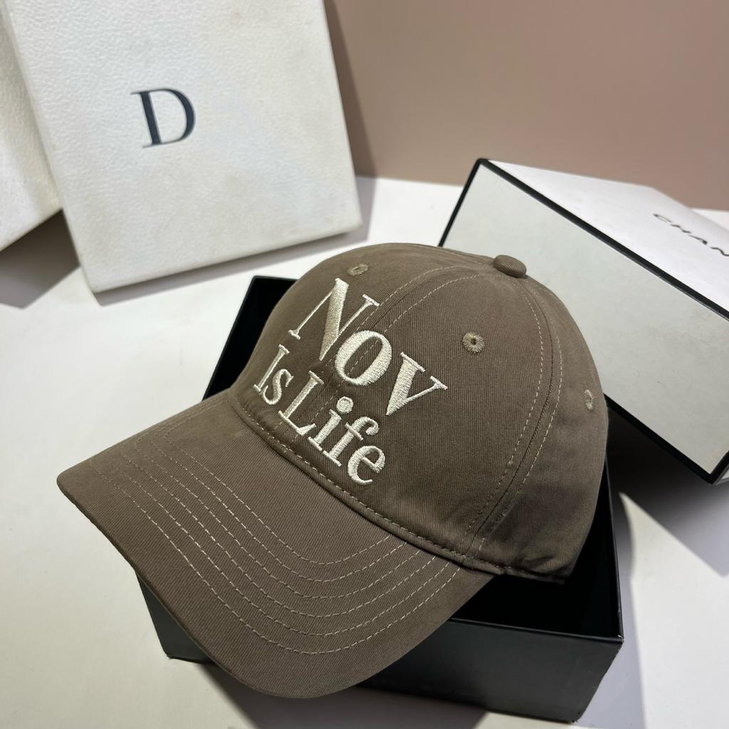 Guangzhou Alphabet Baseball Cap Simple Daily Versatile Age-Reducing Casual Cap Student Hat