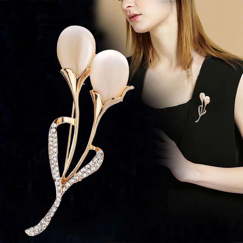 Versatile Rhinestone & Pearl Brooch for Women - Elegant Suit Accessory