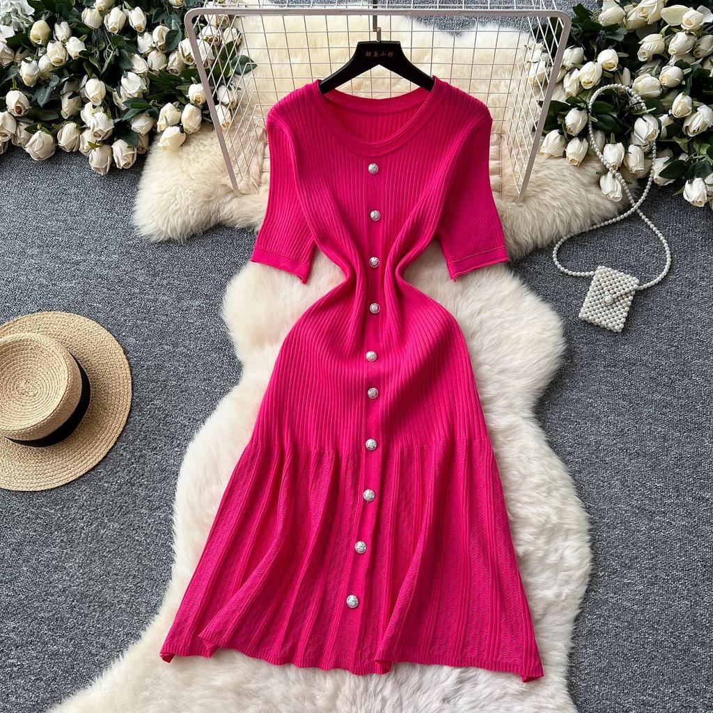 Xiaoxiangfeng foreign style fashionable round neck short-sleeved metal buckle waist knitted dress women's summer thin sweater long dress