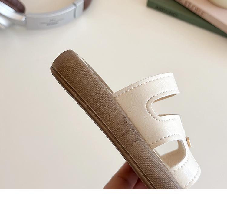 Kids' Summer Comfort Slippers: Soft Sole, Wear-Resistant, Trendy One-Strap Flats for Boys & Girls.