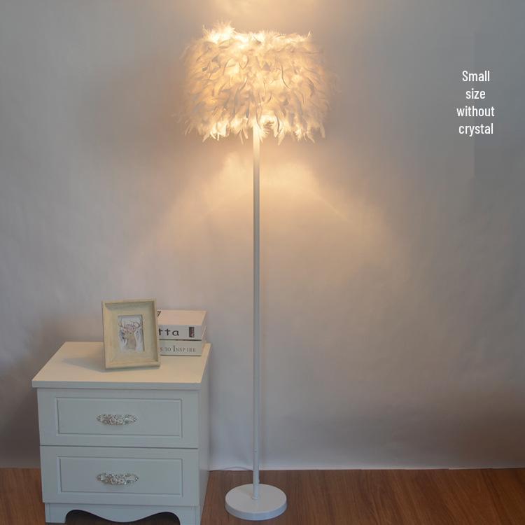 Торшер из перьев в скандинавском стиле - Идеален для спален и гостиных, Прекрасно подходит для создания креативной атмосферы и для контент-мейкеров.