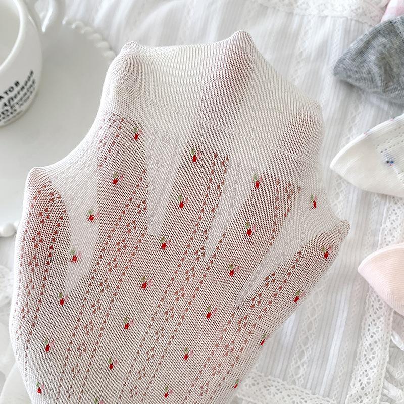 Female Spring and Summer Sweet with Small Broken Flowers and Wood Ear Mesh Breathable Boneless Tube Pile Socks
