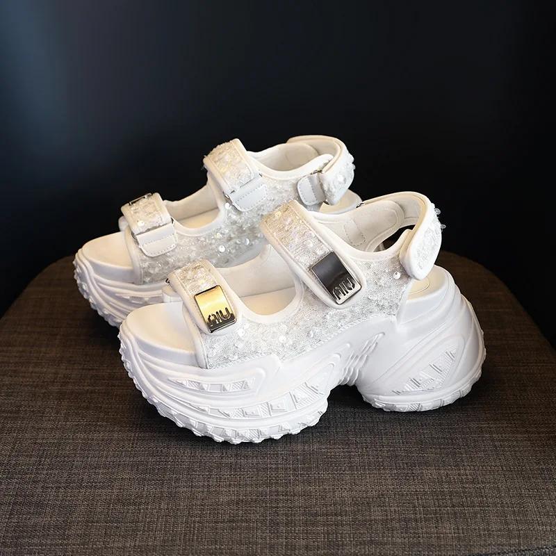Mode Neue 2024 Sommer Frauen Chunky Schnalle Design Glänzende Plattform Keile Sandalen Komfort Mädchen Dicke Sohle Strand Casual Schuhe für Frauen
