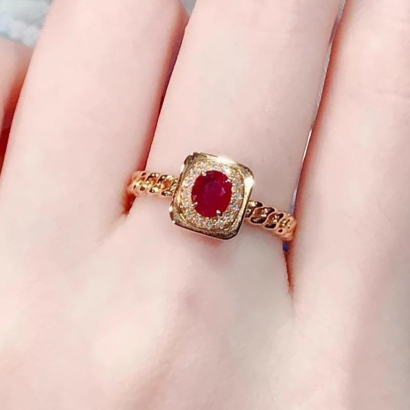 Creative High Quality Red Gemstone Square Rings For Women Retro And Simplicity Chains Design Ring Banquet Party Jewelry Gift