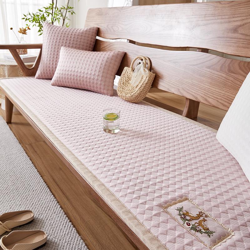 

New Chinese-Style Ice Silk Sofa Mat Summer New Non-Slip Seat Cushion Solid Wood Sofa Cover Cross-Border Delivery 70*150cm