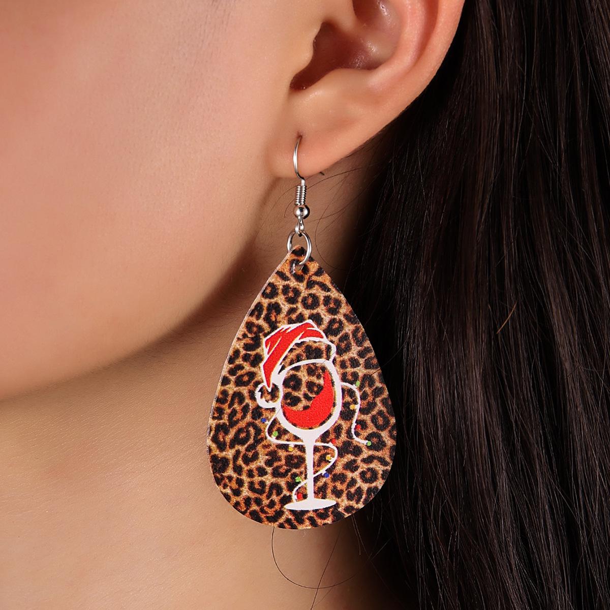 

European & American Christmas Series Red Wine Glass Leopard Print Leather Earrings, Double-Sided Print цветной печати леопарда