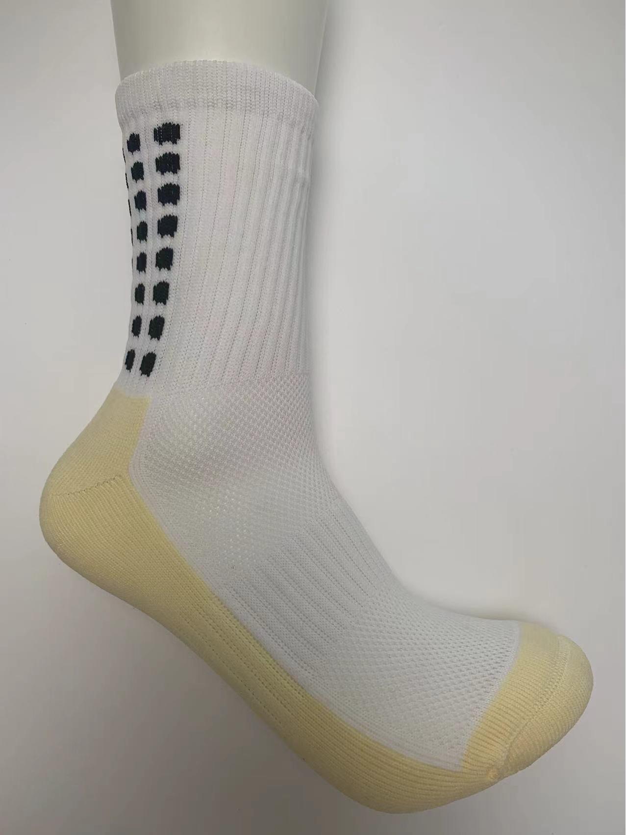 

Мужские и женские цветные нейлоновые носки до середины икры для футбола с нескользящим точечным захватом One Size