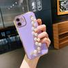 Electroplated Pearl Diamond Bracelet Is Suitable for iPhone 17 Candy Color Straight Edge Fine Hole Apple 16/X Silicone Mobile Phone Case.