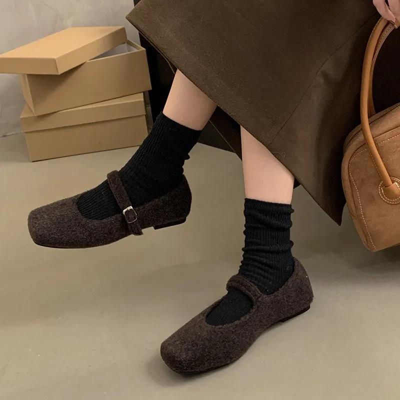 Fashion Women's Flat Mary Janes Shoes Square Toe Ballet Flats for Female New Fashion Buckle Strap Ladies Shoes Spring Autumn Mocasines