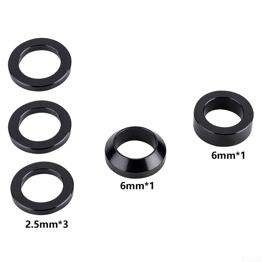 Robustní cyklistický trenažér s přesným osovým špízem pro halové sporty