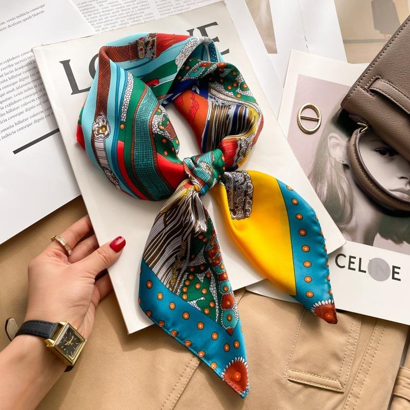 Zhang Ruonan silk scarf women's spring and summer new fashion retro accessories scarf neck high-end small square scarf