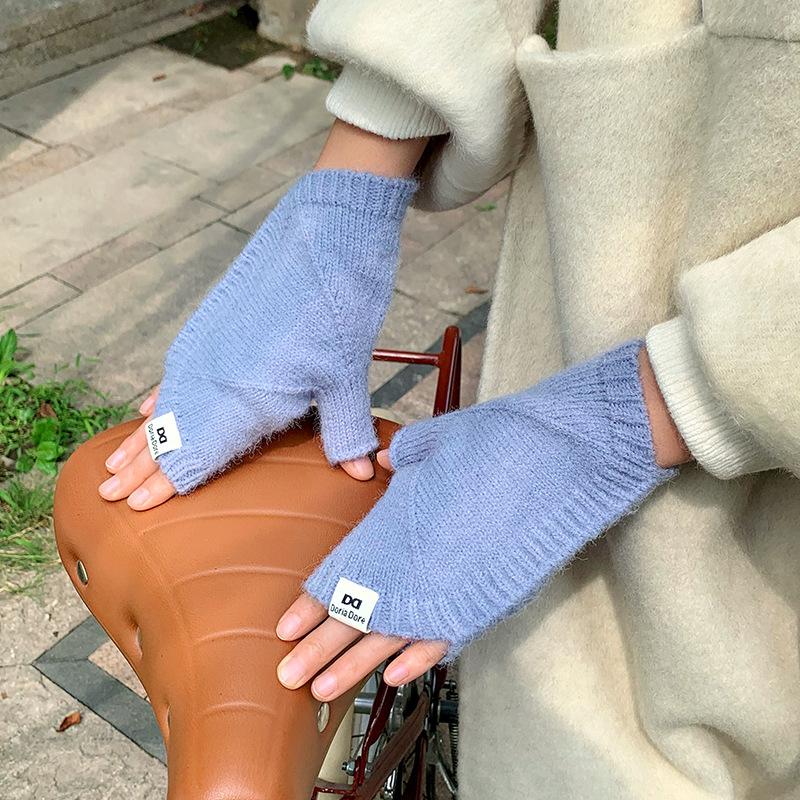 DX Winter Shell Half Knitted Gloves Female Cute Winter Dew Finger Half Finger Gloves Student Wool Warm Gloves Wholesale