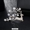 High-end crystal temperament brooch female swan snowflake luxury atmospheric brooch sweater pin suit trendy accessories